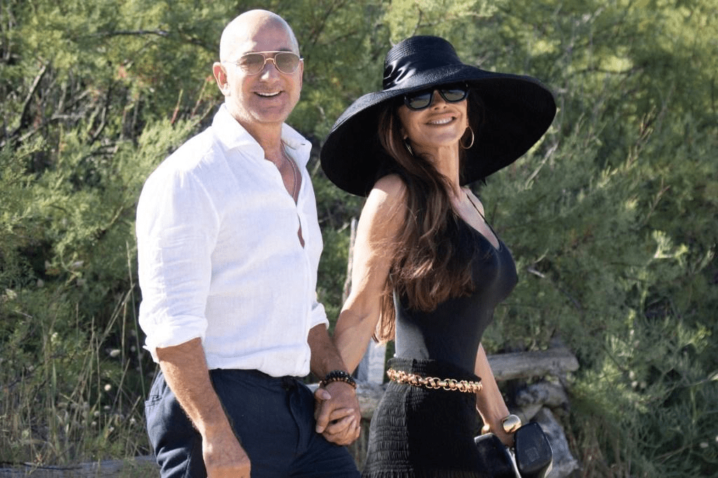 Jeff Bezos Offloads $5.7 Billion in Amazon Shares Post-Wedding&nbsp;Extravaganza